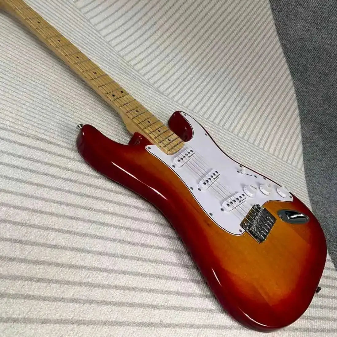 Electric Guitar Cherry Sunburst Color Maple Fretboard Mahogany Body